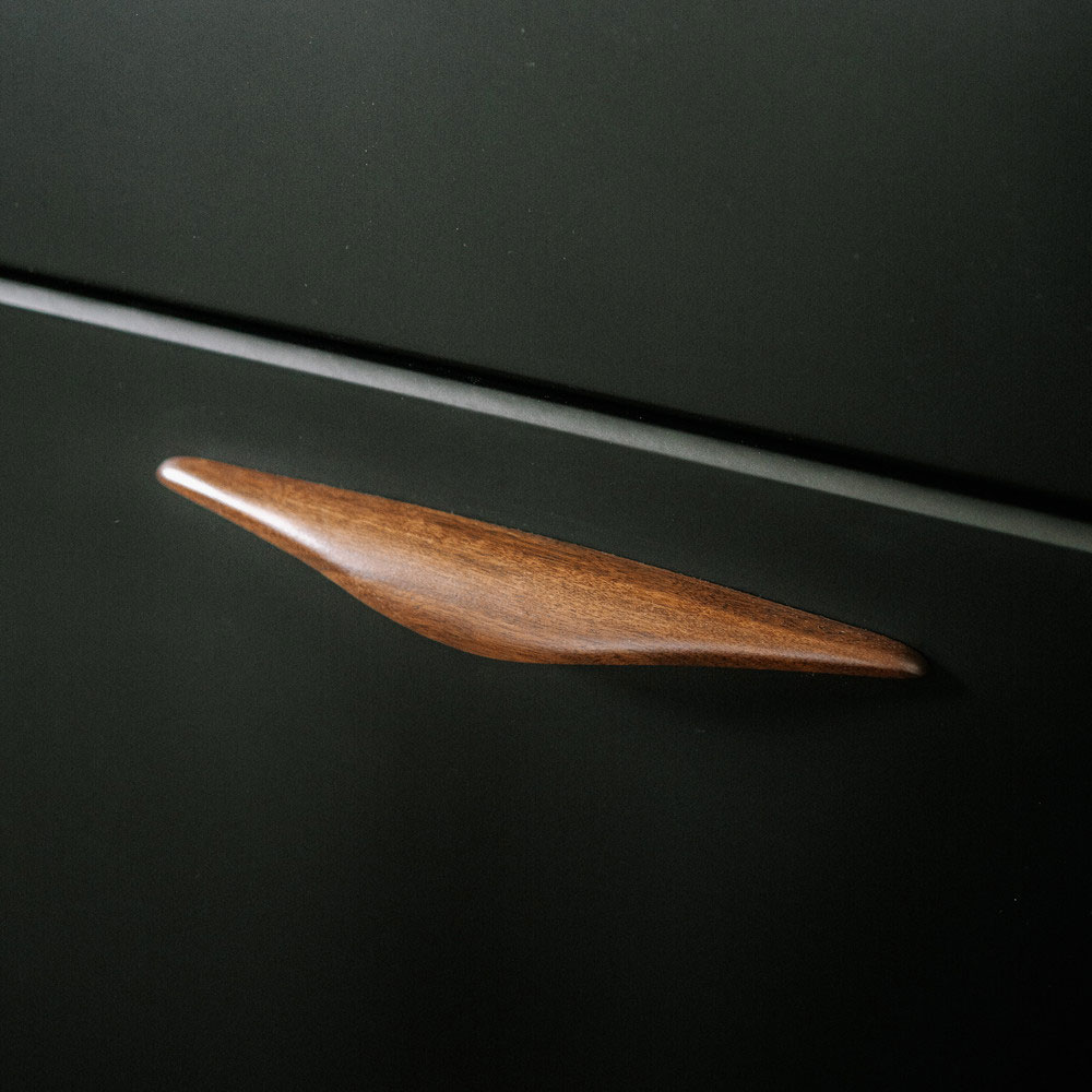 Håndtak Manta - 160mm - Valnøtt