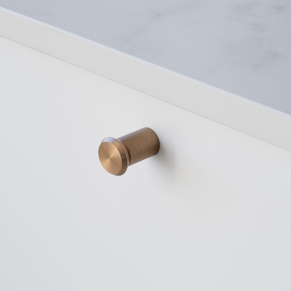 Knott Fase Ø23mm - Mørk Børstet Messing
