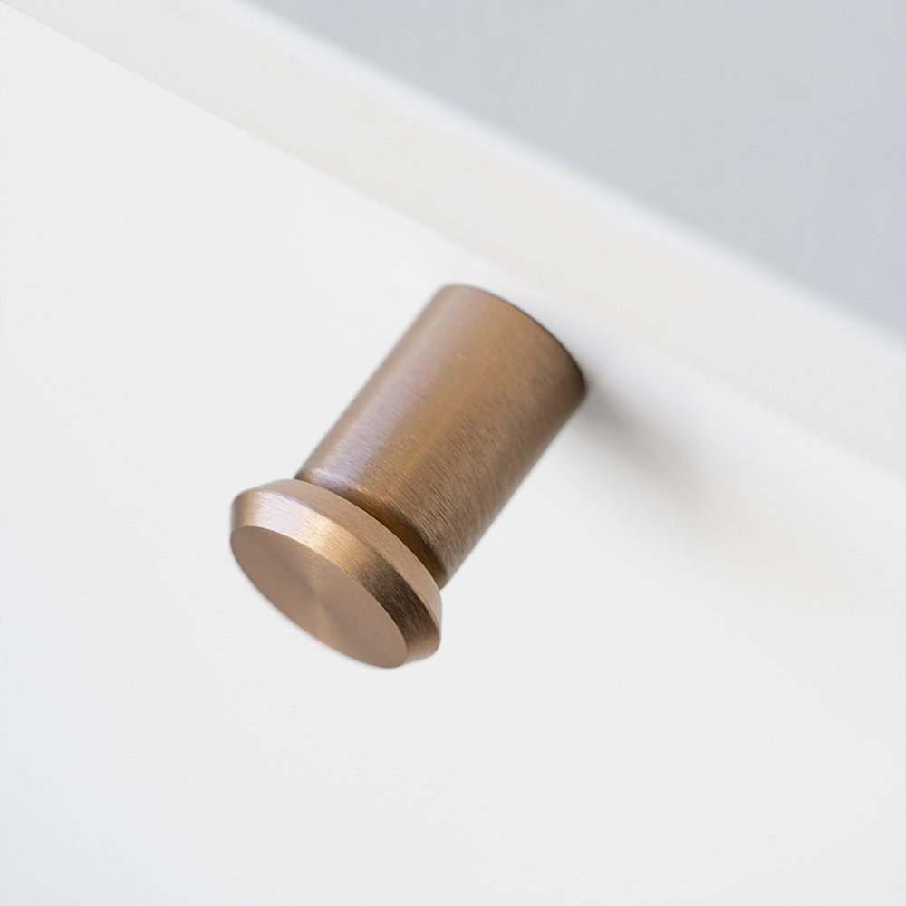 Knott Fase Ø23mm - Mørk Børstet Messing