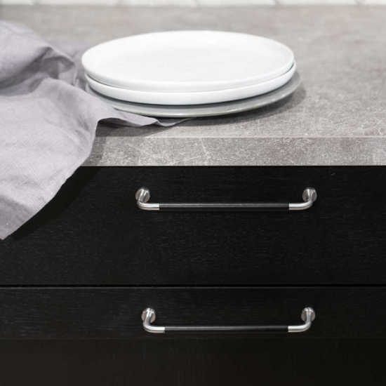 Håndtak Lounge - 160mm - Rustfritt Stål/Sort Lær