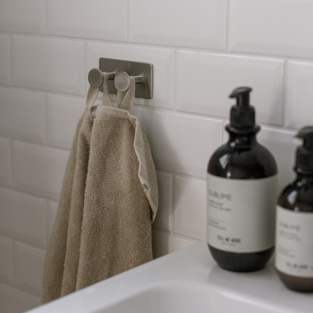 Baderomsett Base 210 - Børstet Rustfritt Stål Finish
