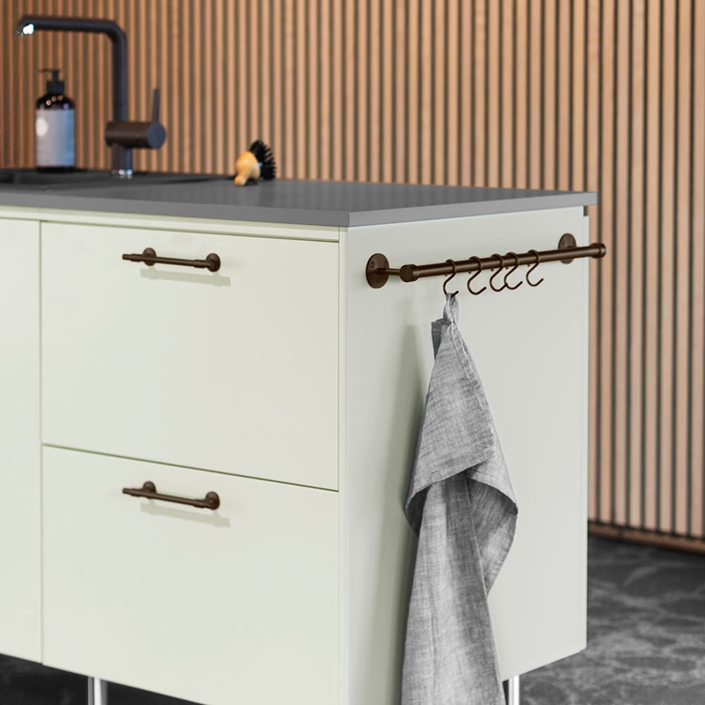 Kjøkkenstang Aveny - 600mm - Komplett - Brunet Messing