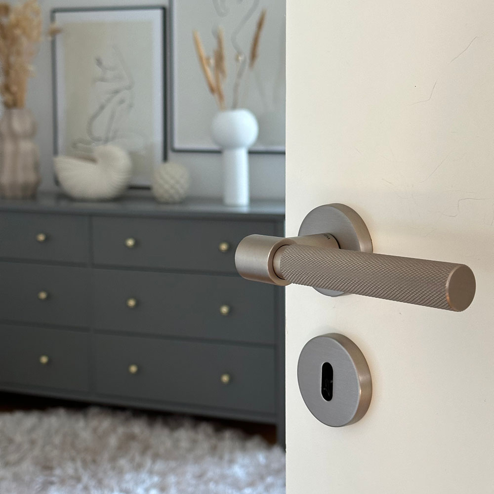 Dørhåndtak Helix 200 - Rustfritt Stål Finish