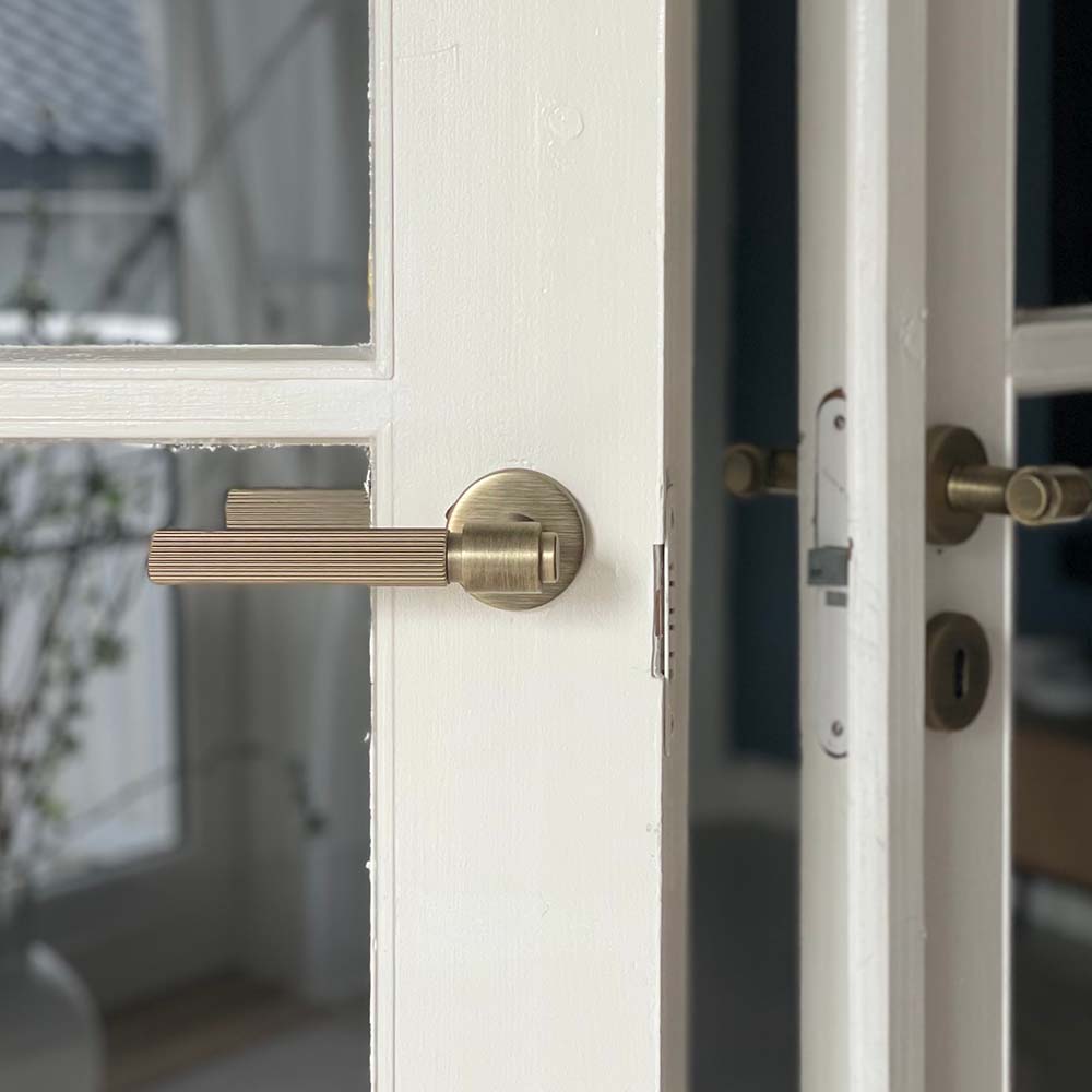 Dørhåndtak Helix 200 Stripe - Antikk Bronse