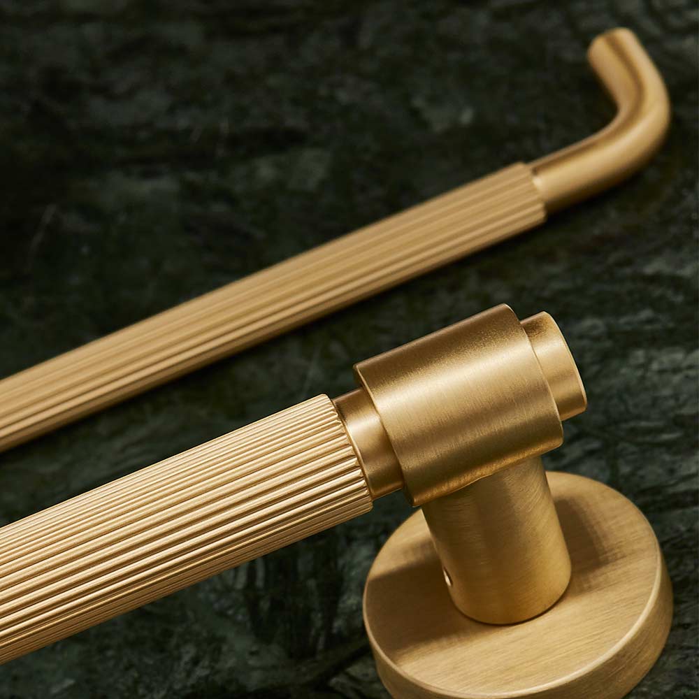 Håndtak Helix Stripe - Messing