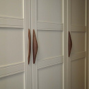 Håndtak Manta - 160mm - Valnøtt