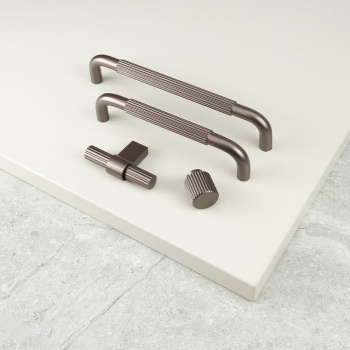 Håndtak Helix Stripe - Mørk Bronse