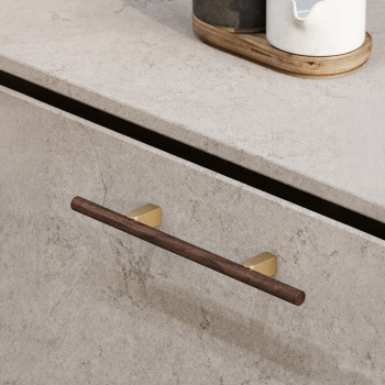 Håndtak Kumo Wood - Valnøtt/Børstet Messing