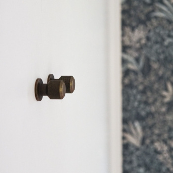 Knott Manor Rund - Antikk Messing