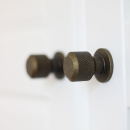 Knott Manor Rund - Antikk Messing