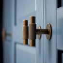 Knott T Manor - Antikk Messing