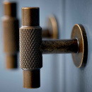 Knott T Manor - Antikk Messing