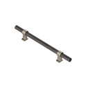 Håndtak Bond - Mørkbeiset Eik/Børstet Messing