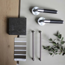 Dørhåndtak Koster - Børstet Krom/Sort