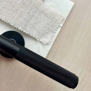 Dørhåndtak Riff - Skandinavisk Standard - Matt Sort