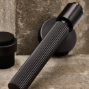 Dørhåndtak Helix 200 Stripe - Skandinavisk Standard - Sort