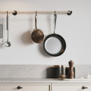 Kjøkkenstang Aveny - 600mm - Komplett - Eik/Matt Sort