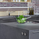 Stikkontakt One - Rustfritt/Sort