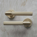 Dørhåndtak Helix 200 Stripe - Messing